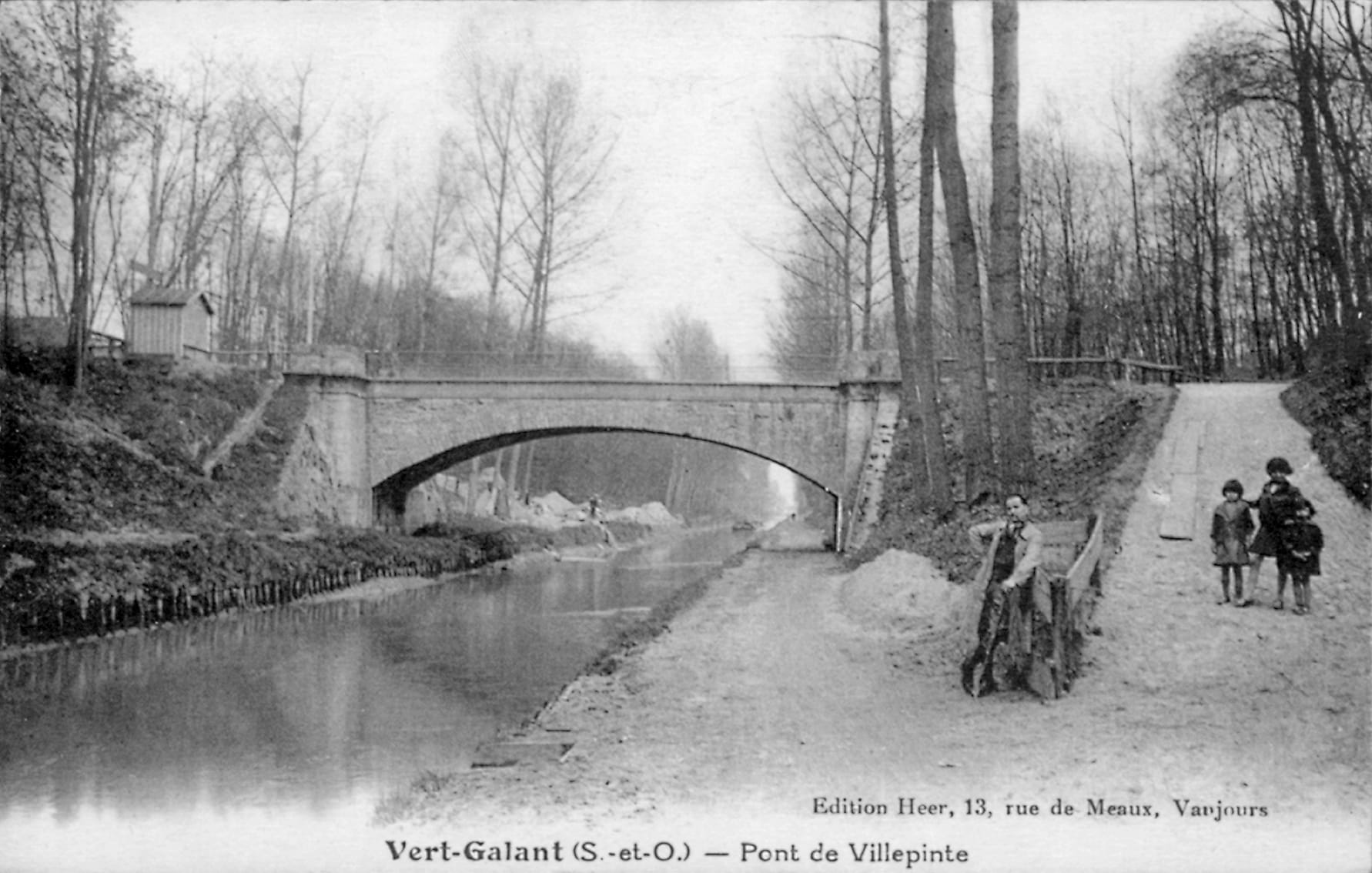 Carte postale du pont de Villepinte sur le Canal de l'Ourcq