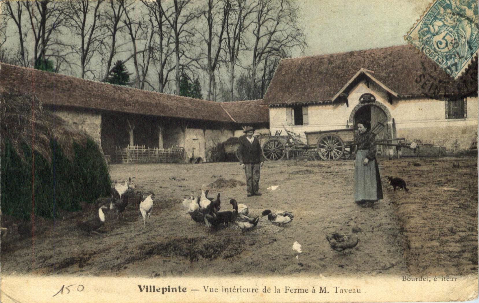 Vue prise le 16 avril 1907 dans la cour de la ferme de Mr. TAVEAU, anciennement appelée la ferme du Château